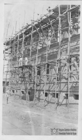 Construção da fachada lateral do Edifício Principal