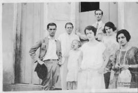 Pessoas se divertindo em Carrossel