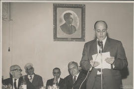 Visitante discursando em solenidade